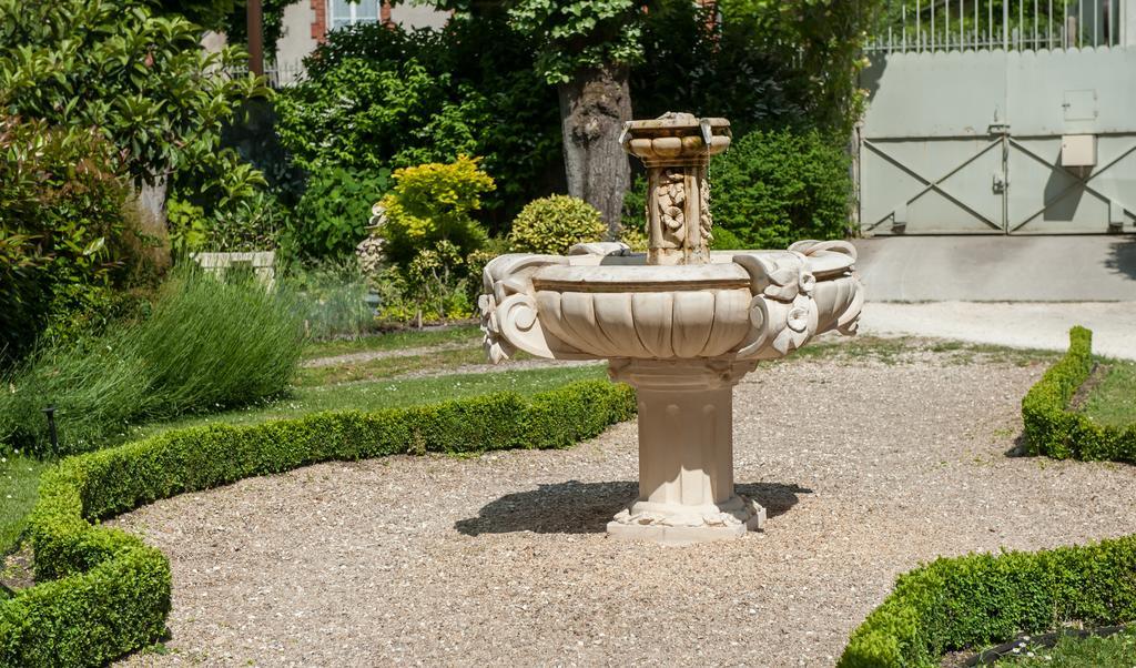 Bed and Breakfast L'Oustal Bourges Zewnętrze zdjęcie